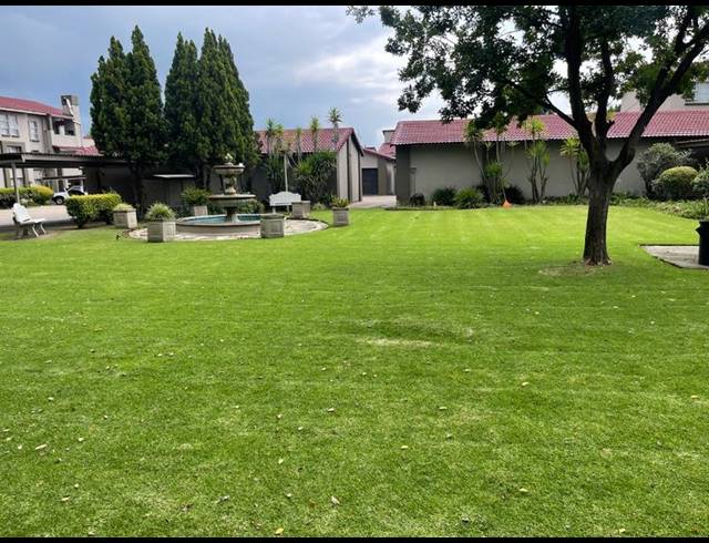 2 BEDROOM APARTMENT FOR SALE IN VAALPARK